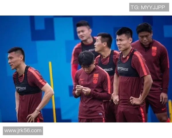 中国足球明星独家采访揭秘成长历程与未来梦想的背后故事