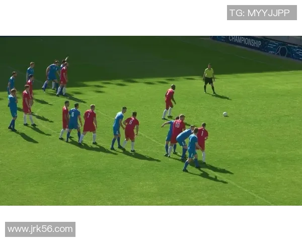 足球明星运动视频揭秘他们训练背后的辛酸与荣耀瞬间 足球明星运动视频揭秘他们训练背后的辛酸与荣耀瞬间